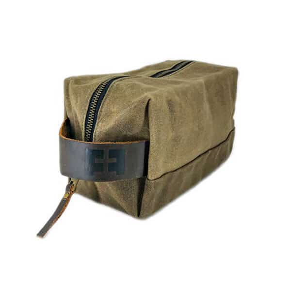 waxed-canvas-dopp-bag